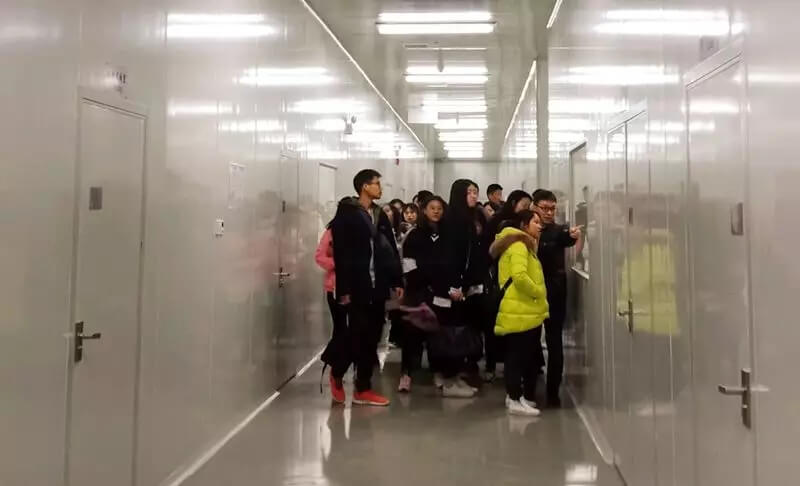 江西中醫藥高等專科學校師生團來我司參觀交流